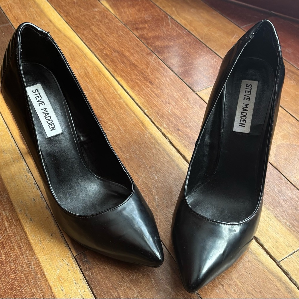Steve Madden Black Pointed Toe Heels
